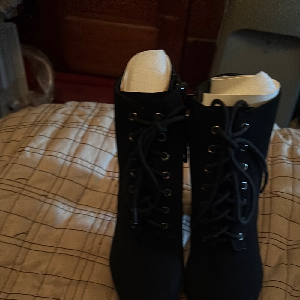 Elegant Black Lace-Up Women's Boots